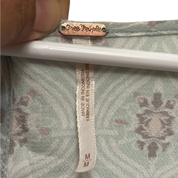 Free People Rolling Hills Print Bell sleeve Boho tunic in Green Comb,Size M - Picture 2 of 10